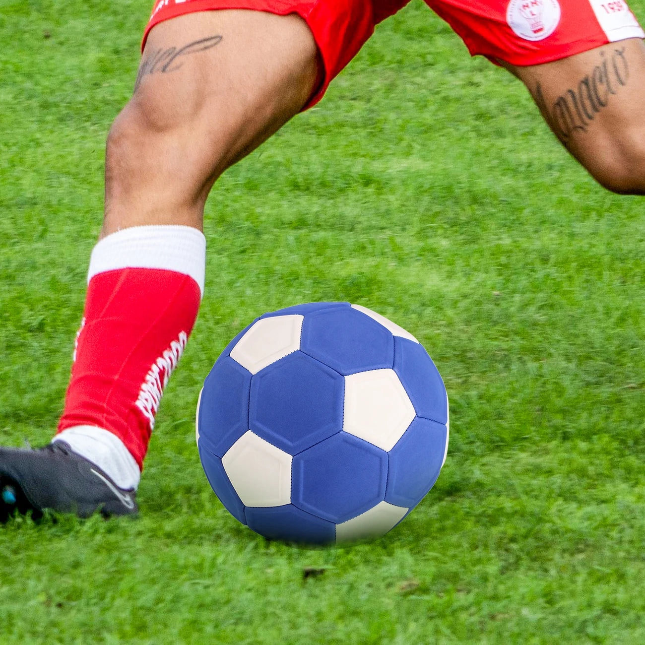 1PC size 4 and 5 durable, soft and comfortable sports football, suitable for four seasons of competition and training